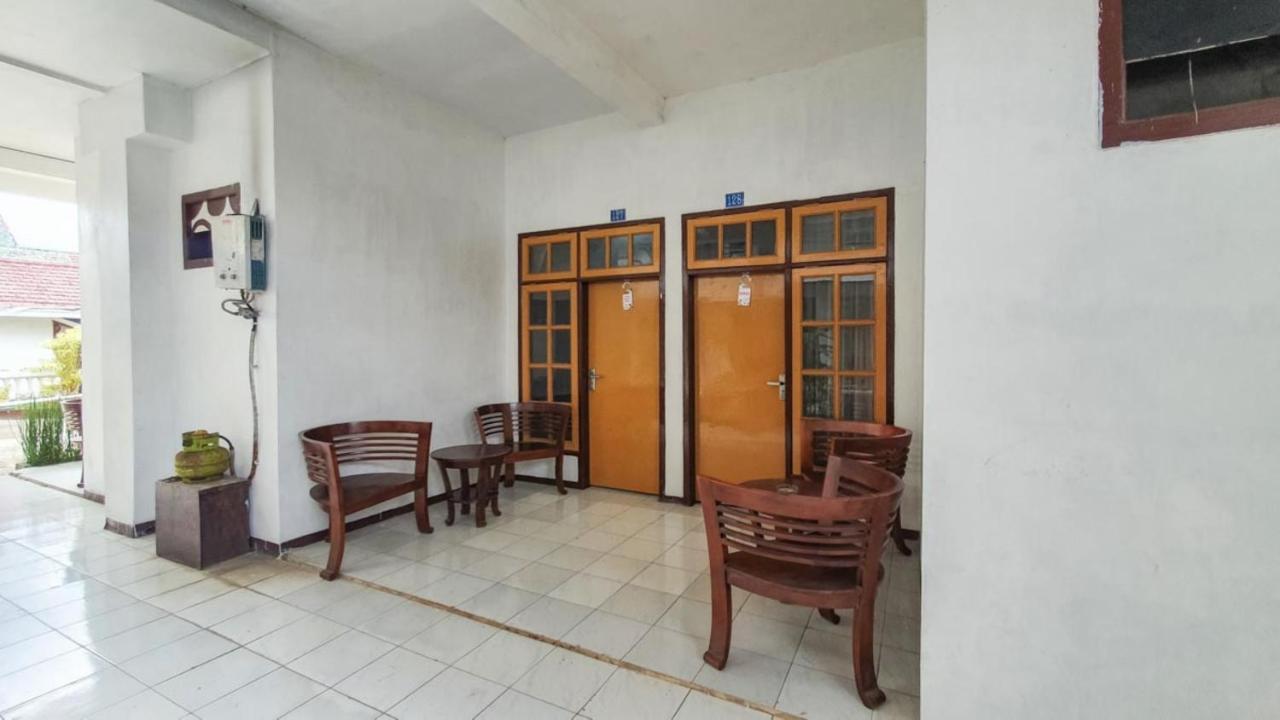 Reddoorz At Pujon Malang Hotel Batu  Exterior foto
